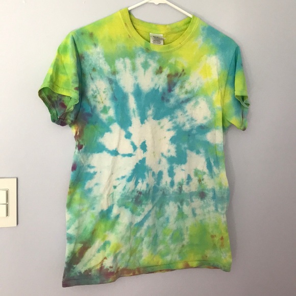 Gildan Tops - SUMMER TIE DYE T SHIRT WATER COMFY BRAND NEW